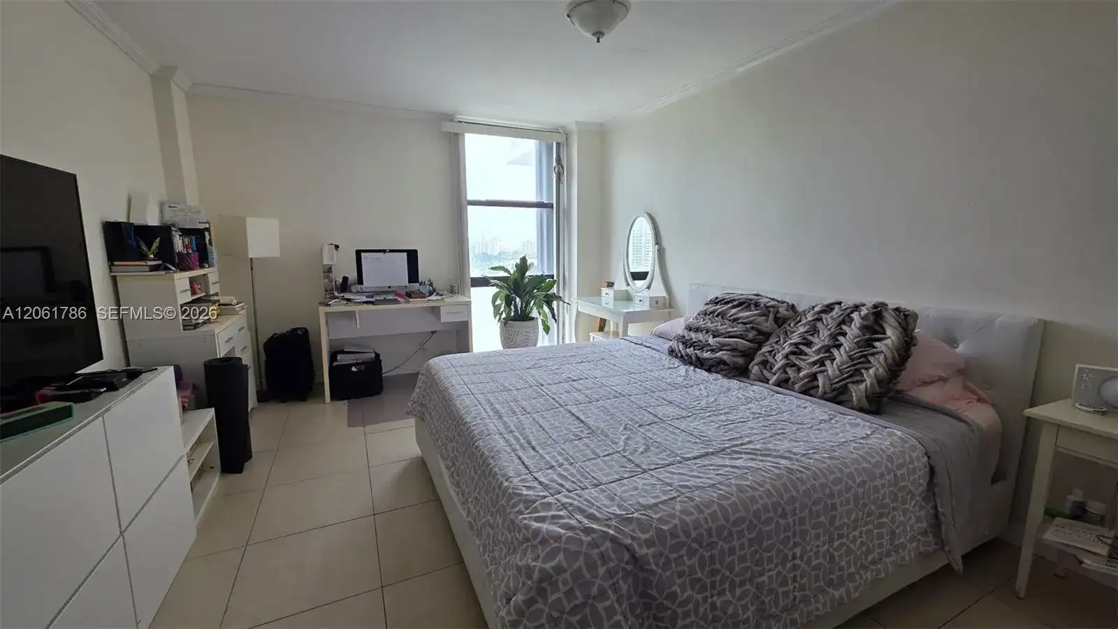 3675 N Country Club Dr # 1504, Aventura FL 33180 photo 5
