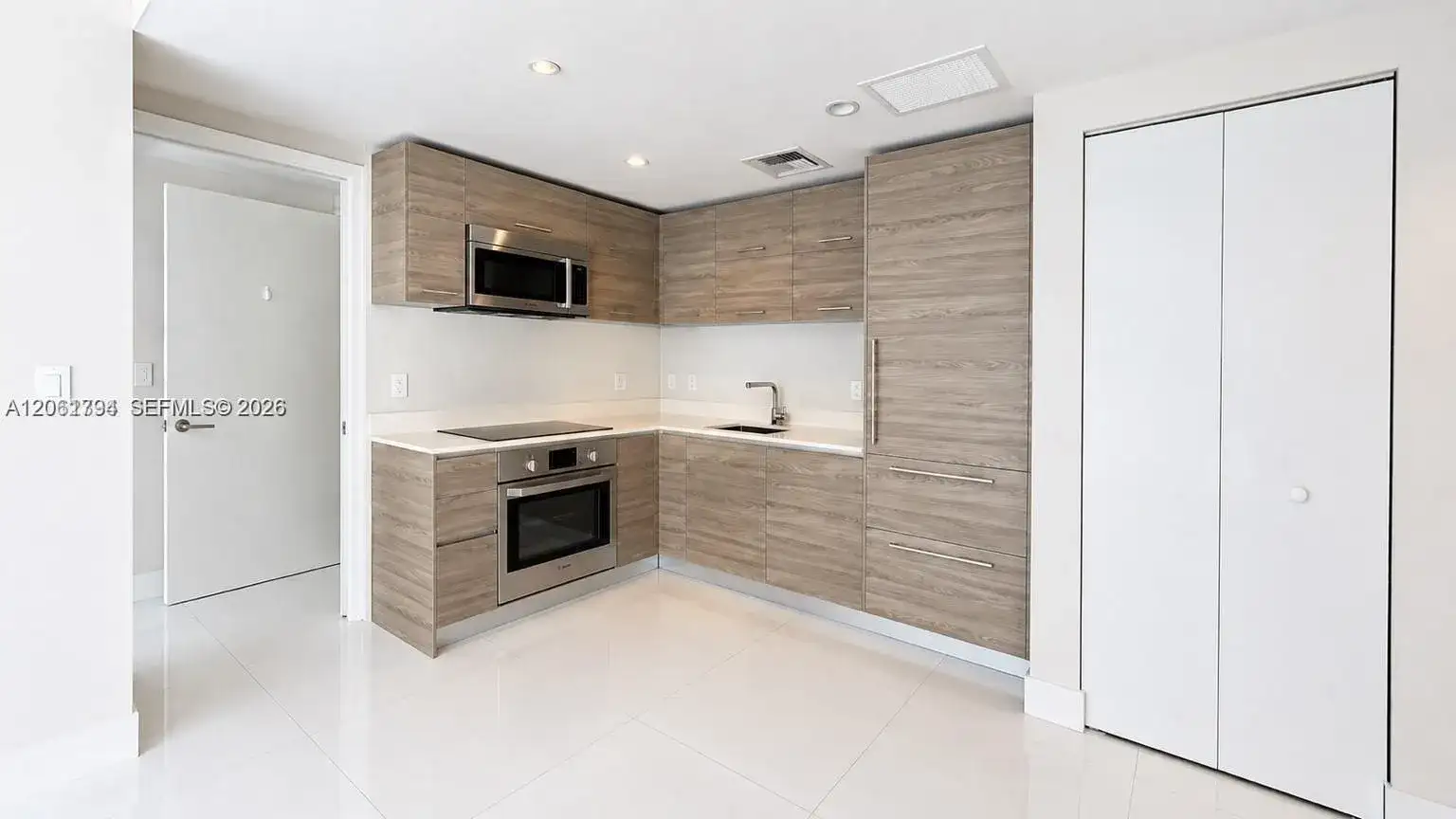 1300 S Miami Ave # 3407, Miami FL 33130 photo 4