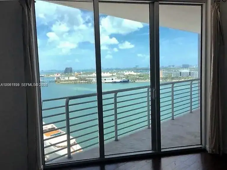 335 S Biscayne Blvd # 1810, Miami FL 33131 photo 2