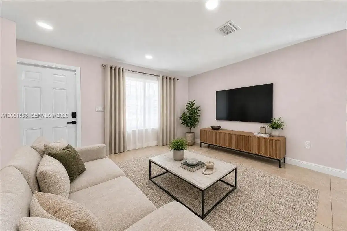7819 SW 9th St, North Lauderdale FL 33068 photo 3