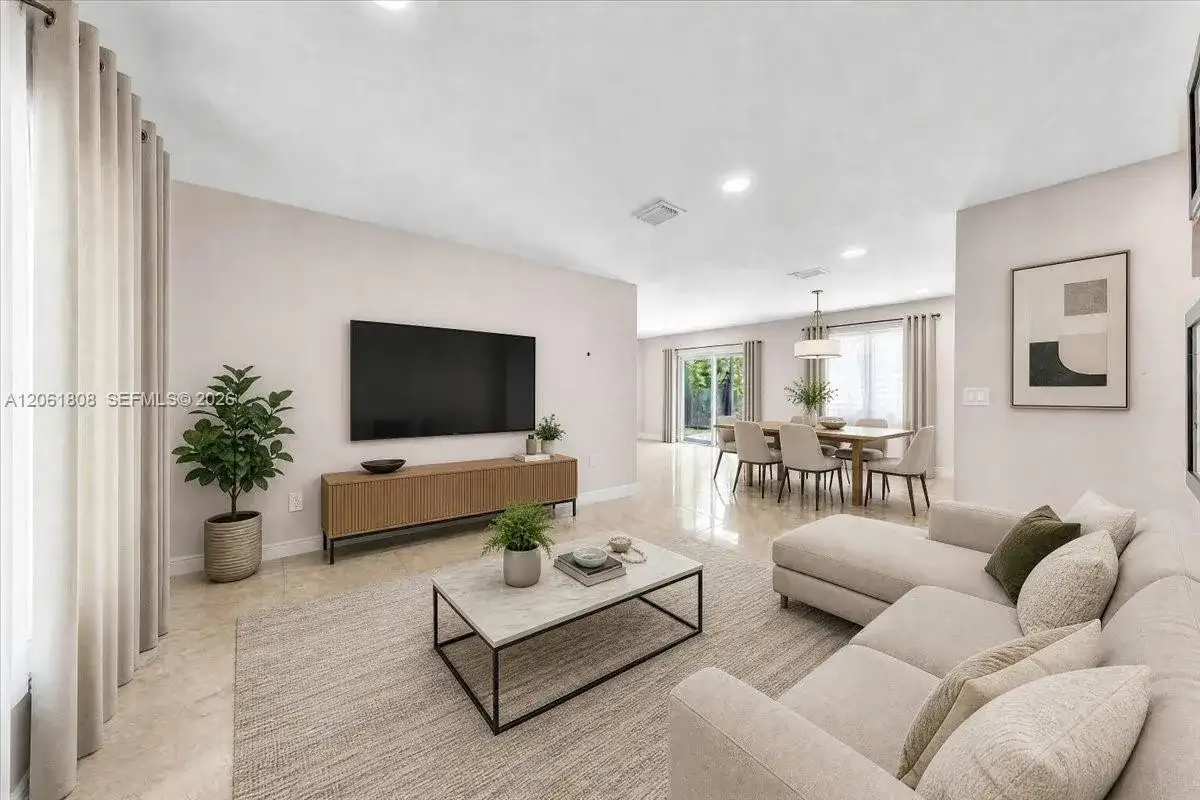 7819 SW 9th St, North Lauderdale FL 33068 photo 4