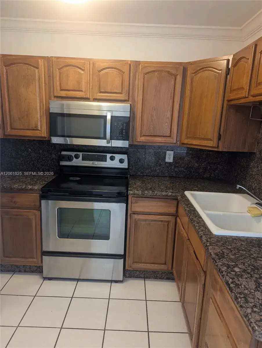 1051 SW 1st St # 411, Miami FL 33130 photo 2