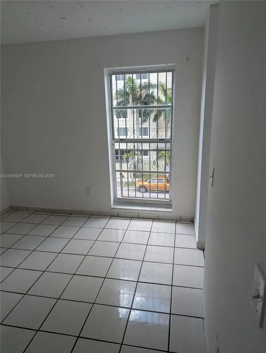 1051 SW 1st St # 411, Miami FL 33130 photo 5