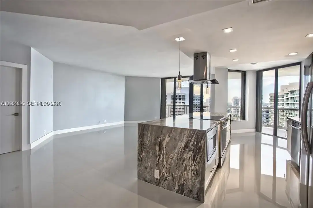 20191 E Country Club Dr # 2703, Aventura FL 33180 photo 3