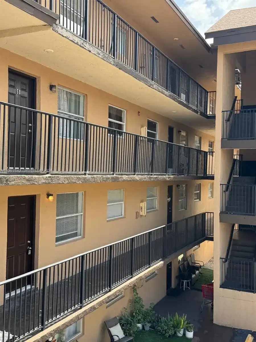 5441 W 24th Ave # 36, Hialeah FL 33016