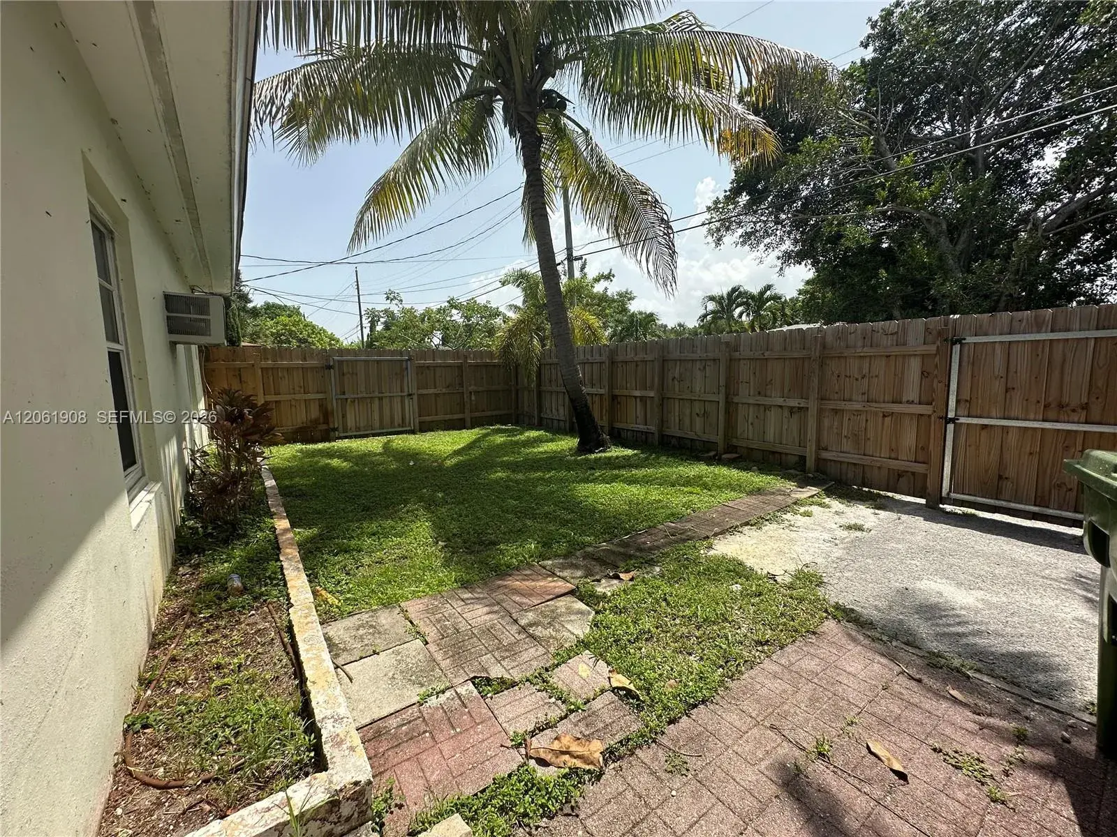 1140 NE 1st Ave # 1140, Fort Lauderdale FL 33304