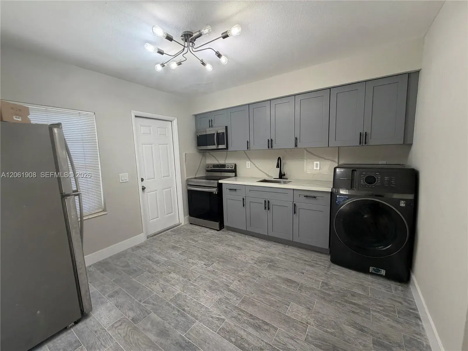1140 NE 1st Ave # 1140, Fort Lauderdale FL 33304