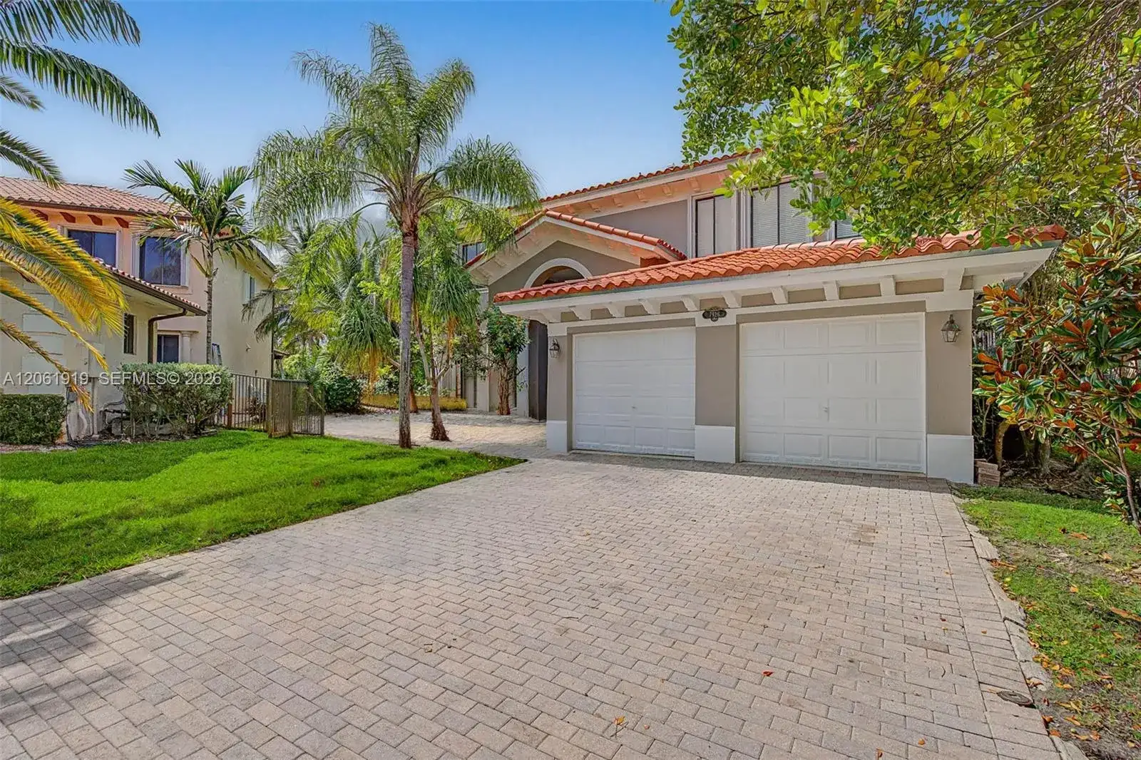 7926 SW 195th Ter, Cutler Bay FL 33157 photo 2