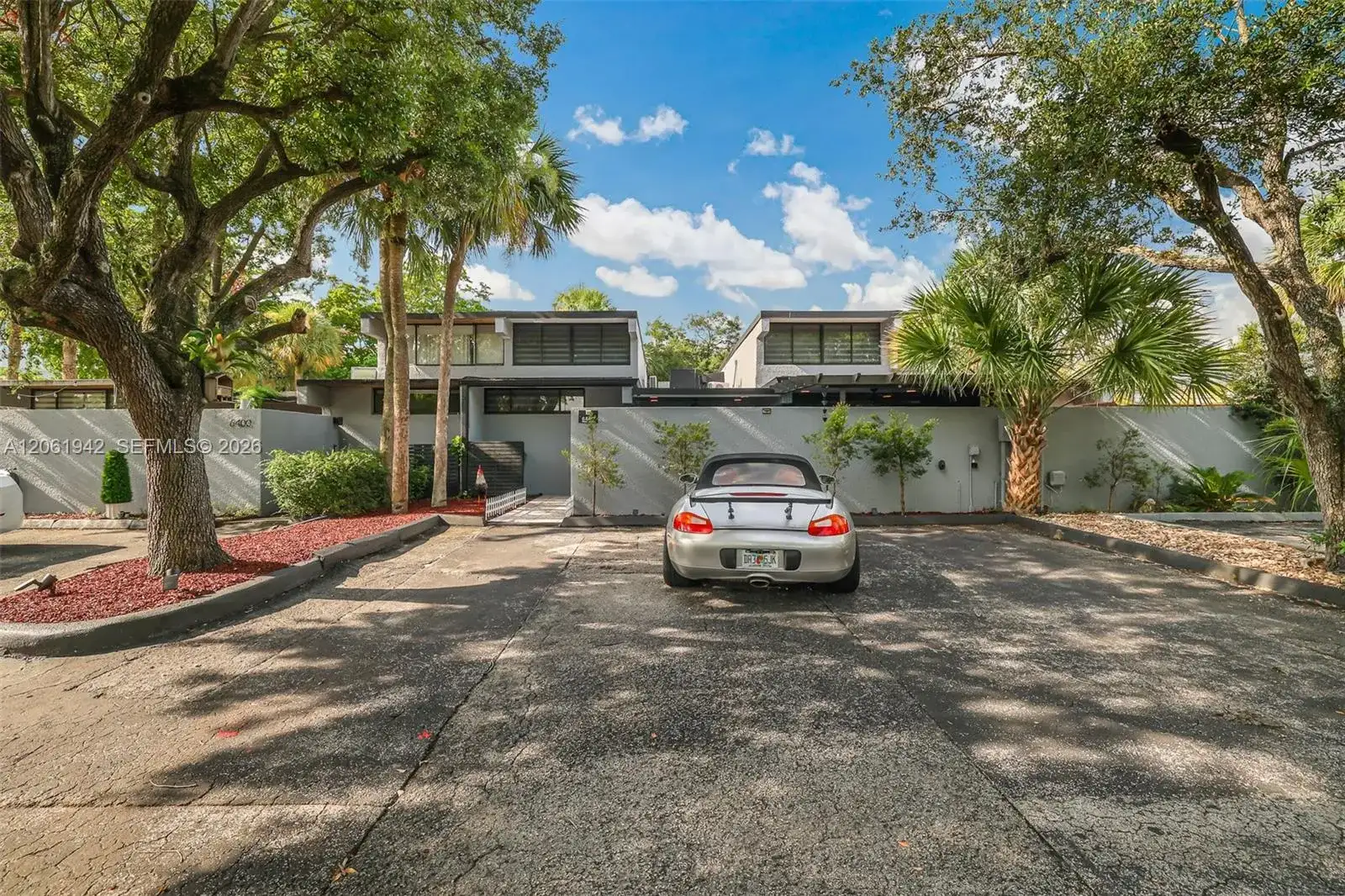 6402 Windmill Gate Rd, Miami Lakes FL 33014 photo 2