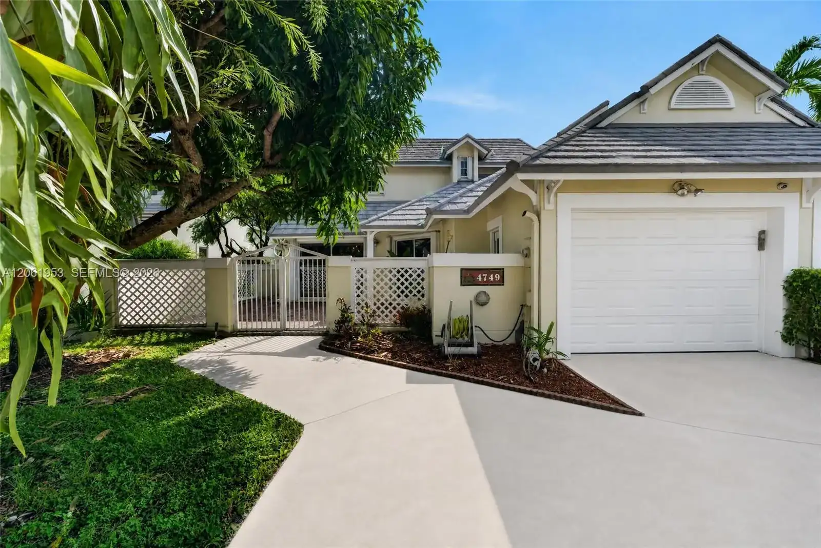 4749 NW 98th Pl, Doral FL 33178 photo 3