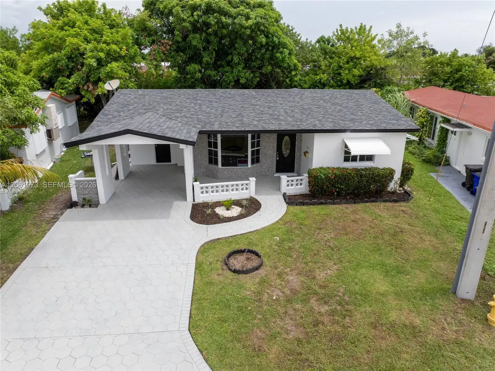 4595 NW 43rd Ct, Lauderdale Lakes FL 33319 photo 3