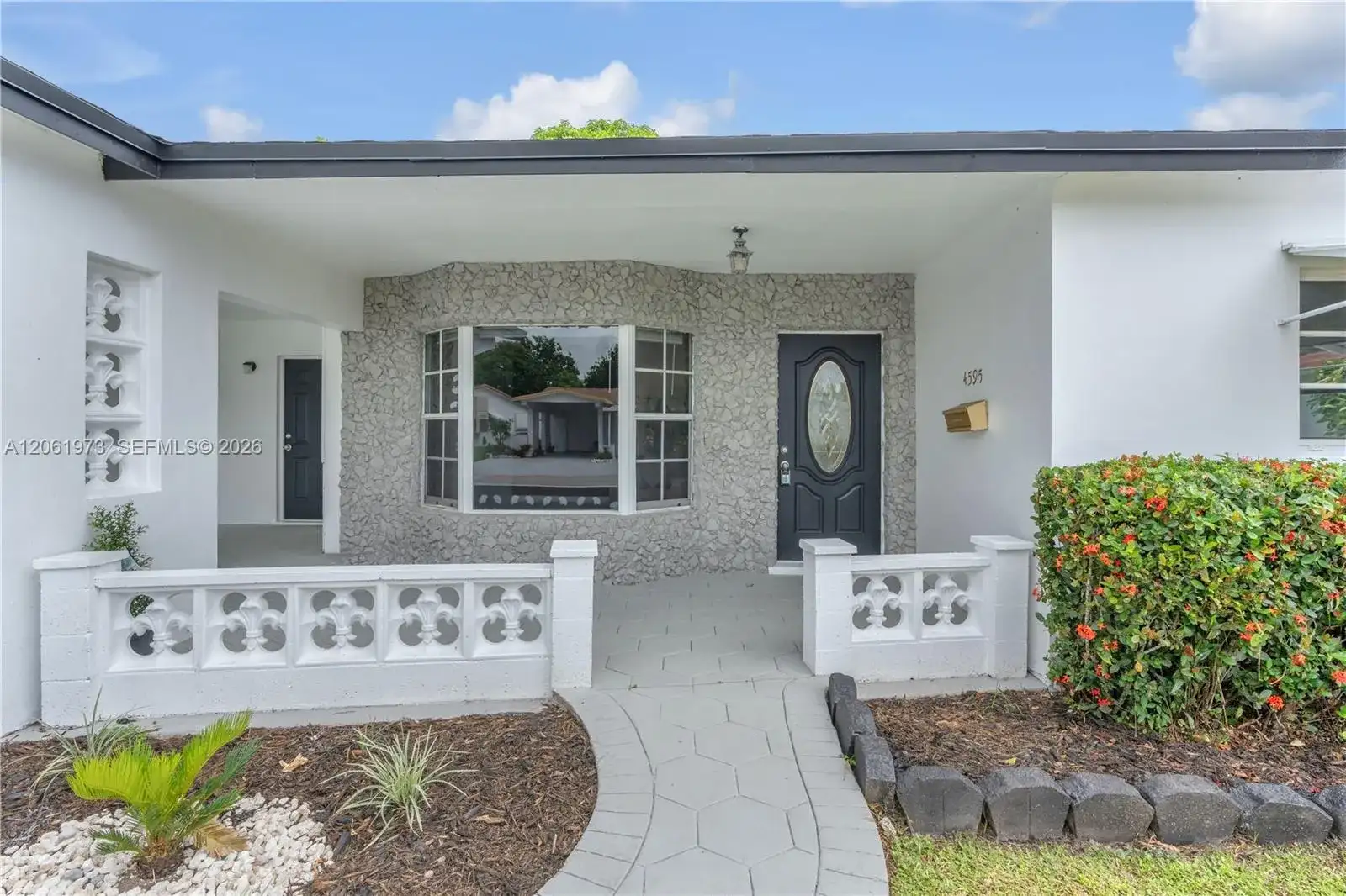 4595 NW 43rd Ct, Lauderdale Lakes FL 33319 photo 4