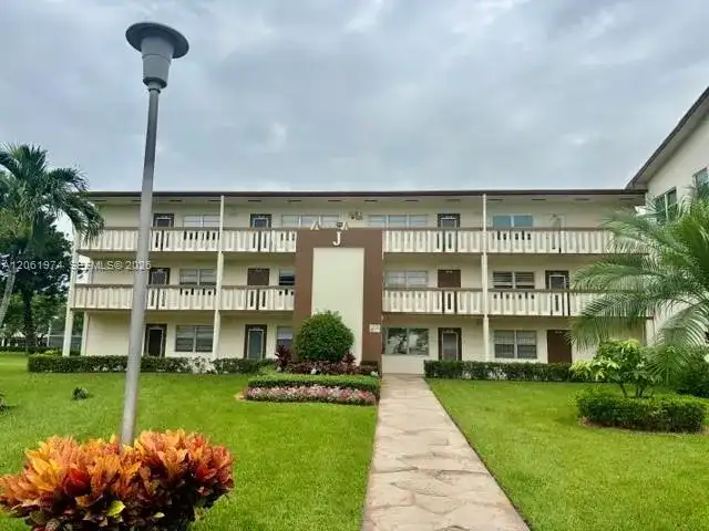 394 Mansfield # J, Boca Raton FL 33434
