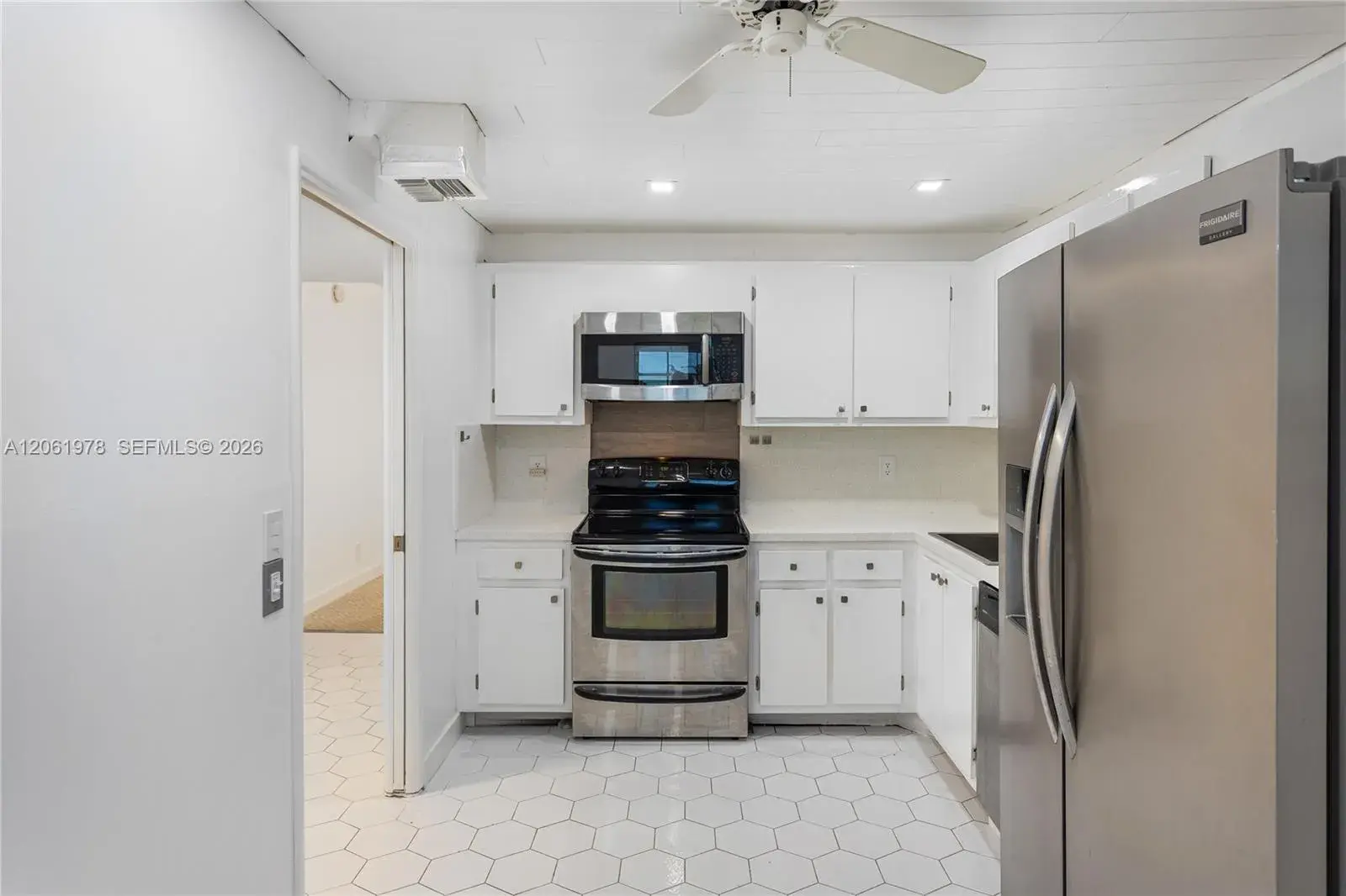 4030 W Palm Aire Dr # 407, Pompano Beach FL 33069