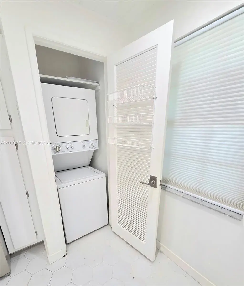 4030 W Palm Aire Dr # 407, Pompano Beach FL 33069