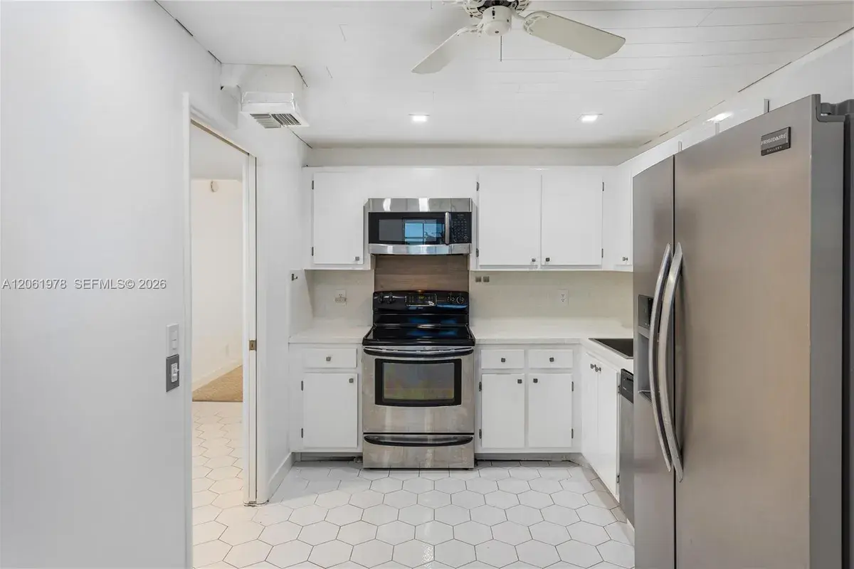 4030 W Palm Aire Dr # 407, Pompano Beach FL 33069