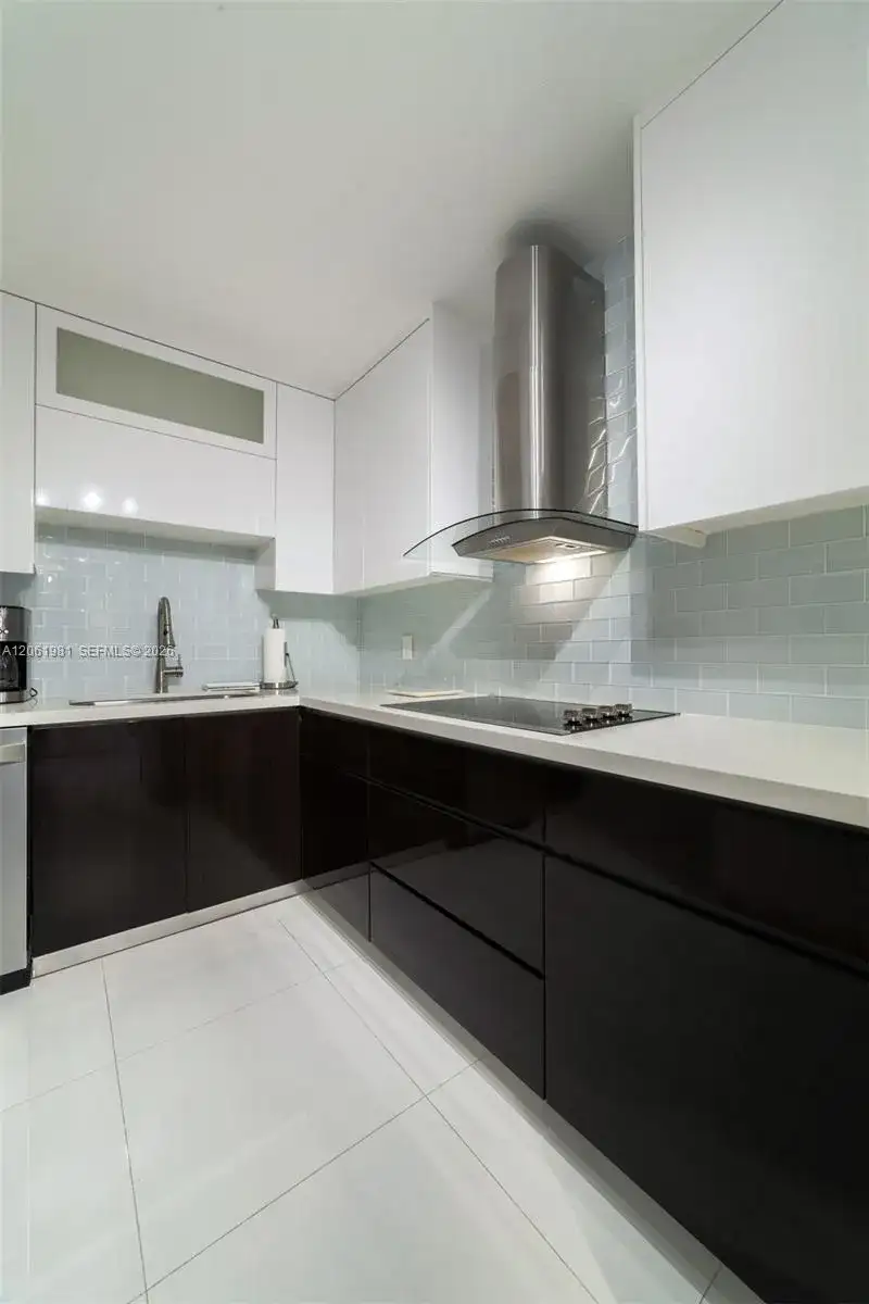 2500 Parkview Dr # 1117, Hallandale Beach FL 33009 photo 3