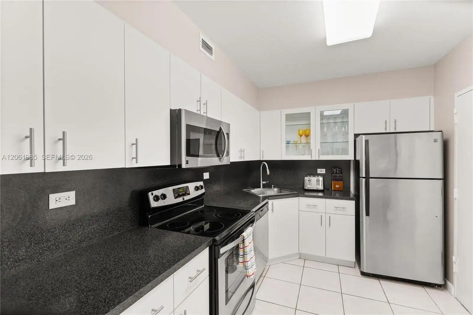5601 Collins Ave # 1216, Miami Beach FL 33140 photo 2