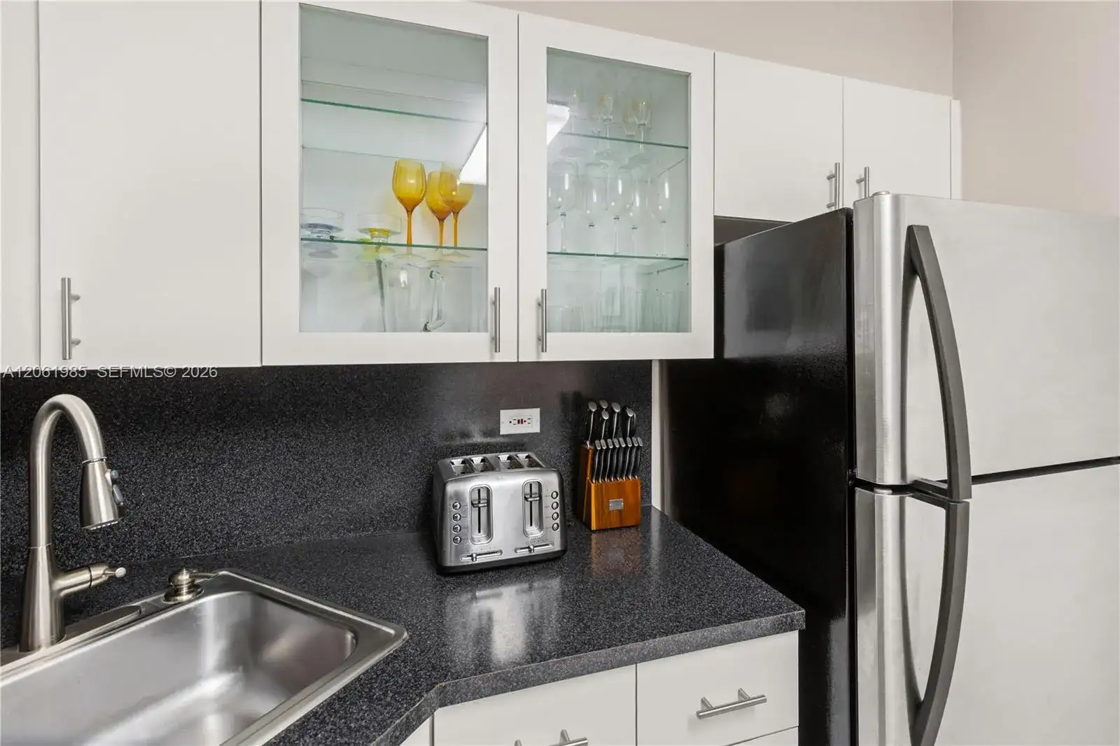 5601 Collins Ave # 1216, Miami Beach FL 33140 photo 4