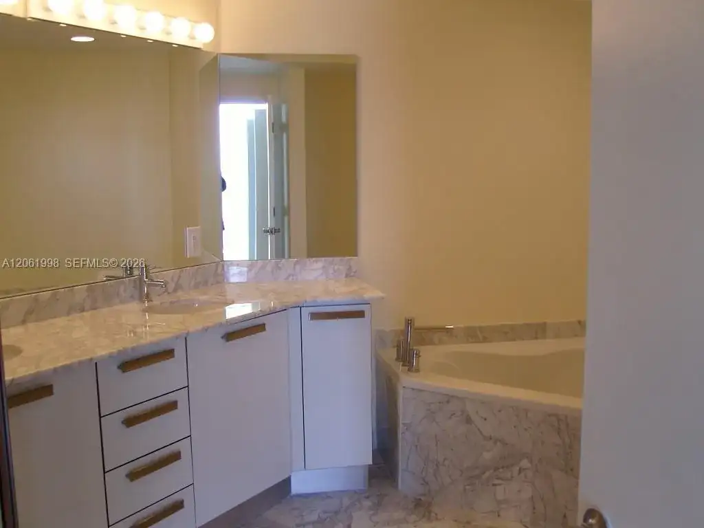 3000 NE 188th St # 603, Aventura FL 33180 photo 5
