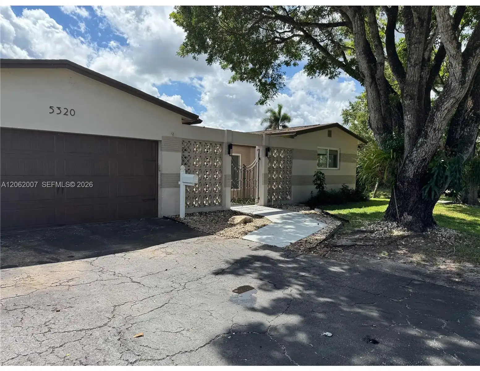 5320 SW 89th Ave, Cooper City FL 33328