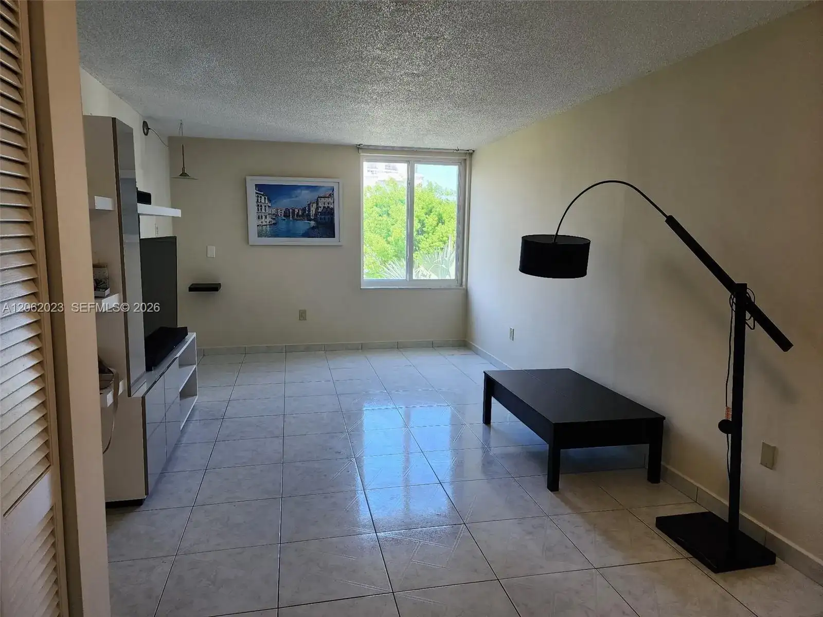 250 180th Dr # 301, Sunny Isles Beach FL 33160 photo 5