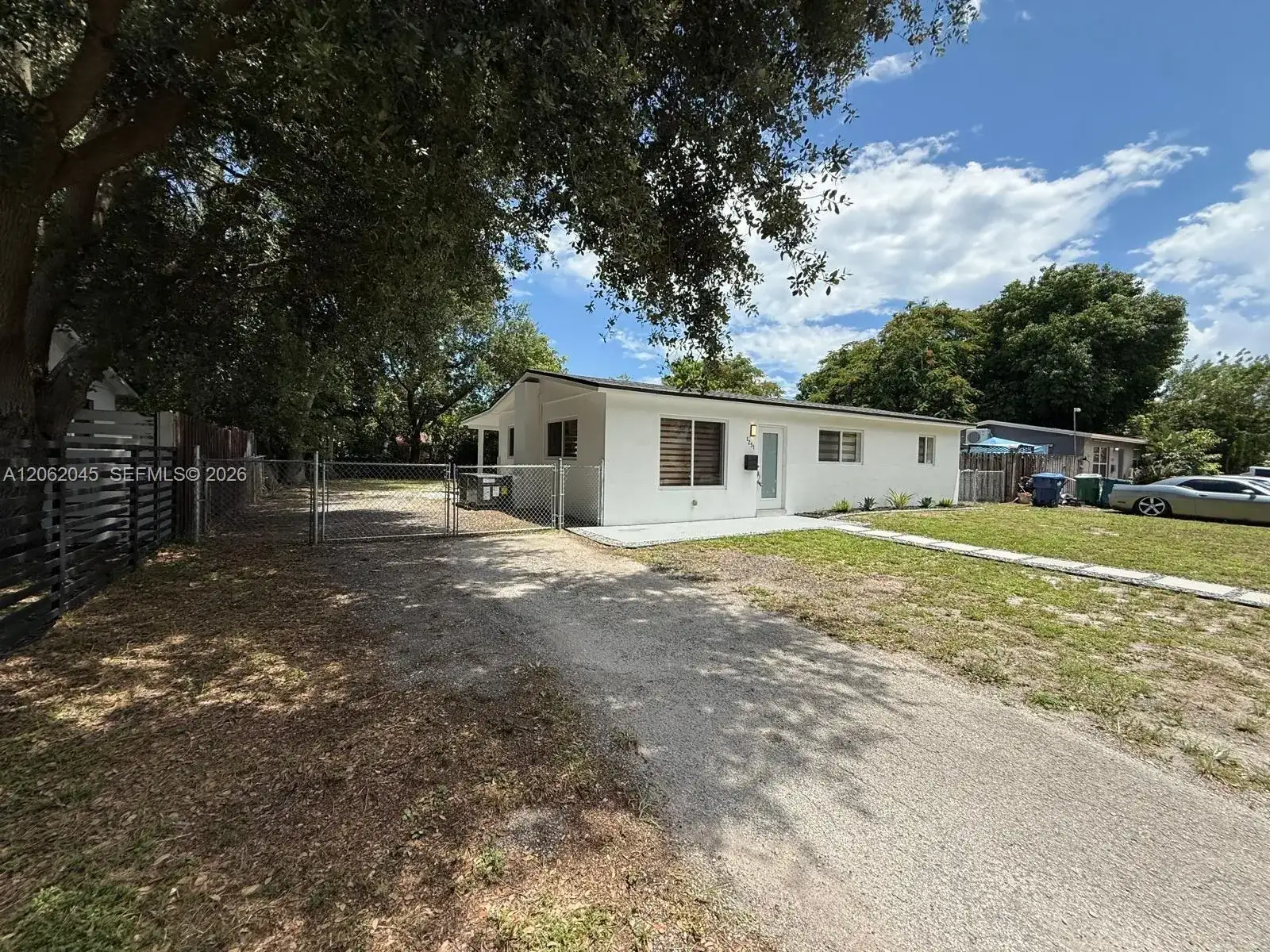 1251 NE 208th Ter, Miami FL 33179 photo 2