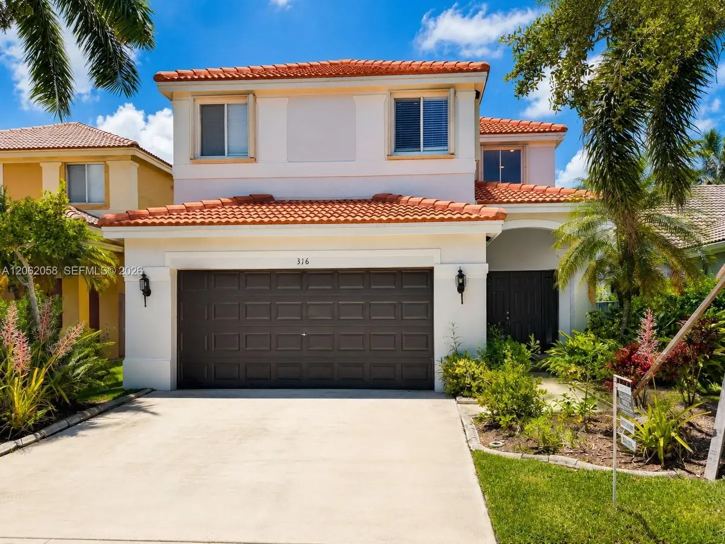 316 Conservation Dr, Weston FL 33327