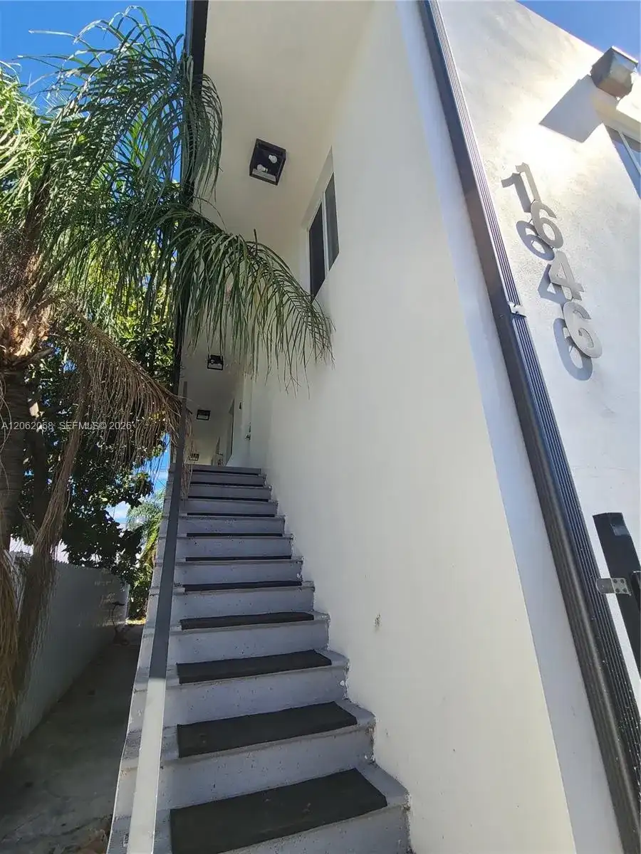 1646 NW 1st Pl # 2, Miami FL 33136 photo 2