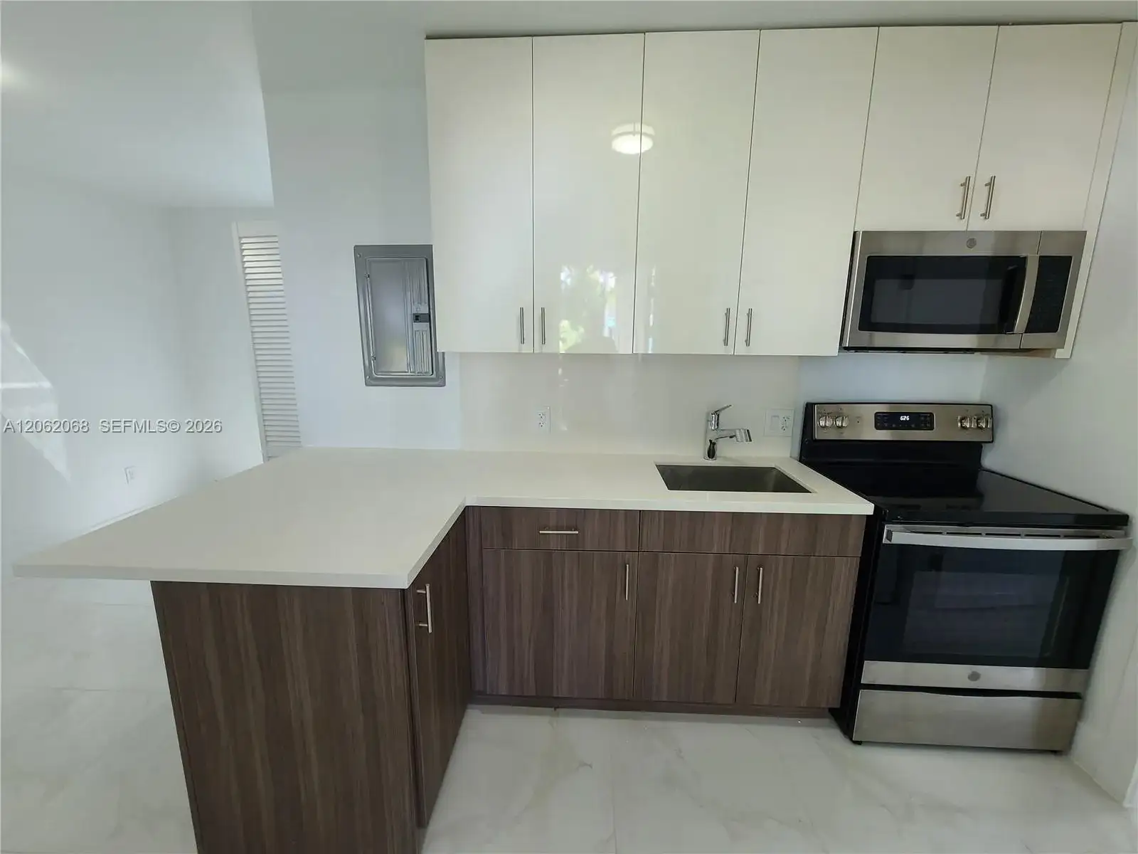 1646 NW 1st Pl # 2, Miami FL 33136 photo 3