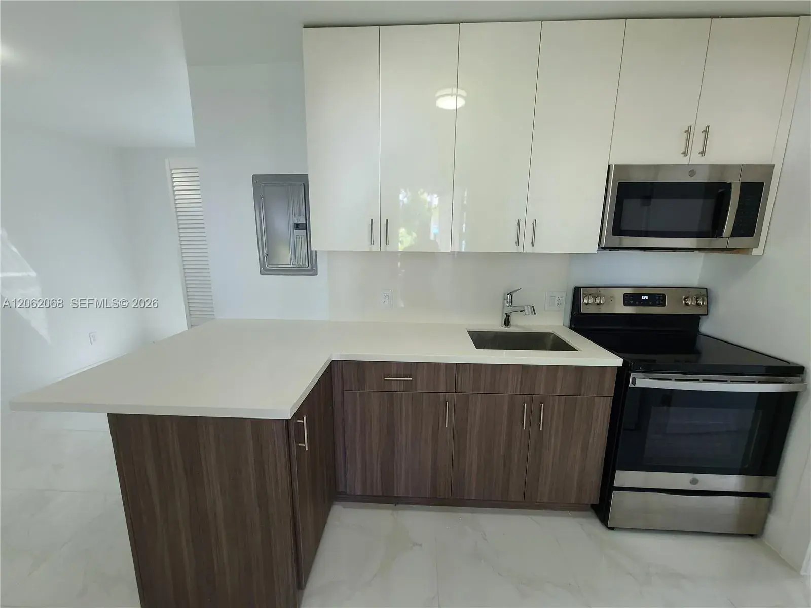 1646 NW 1st Pl # 2, Miami FL 33136 photo 3