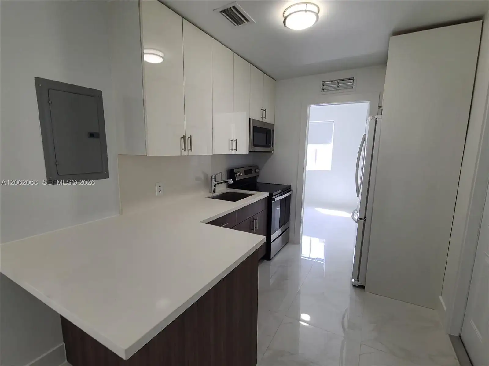 1646 NW 1st Pl # 2, Miami FL 33136 photo 4