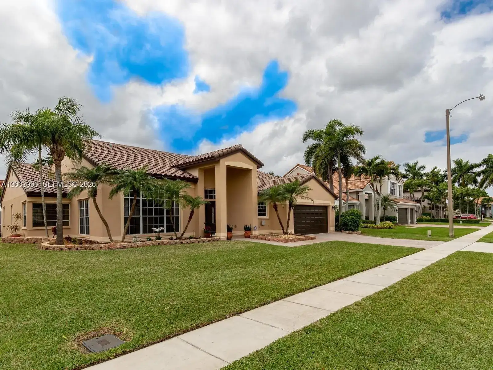 19334 NW 12th St, Pembroke Pines FL 33029 photo 2