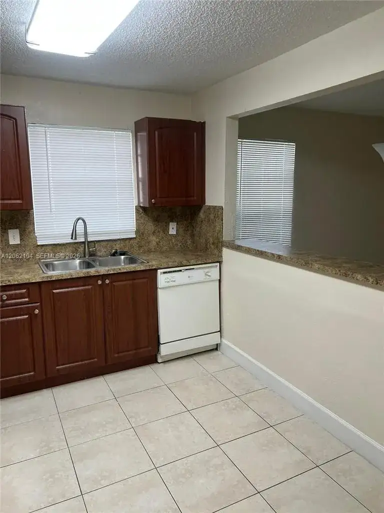 9 NE 44th St, Deerfield Beach FL 33064 photo 3