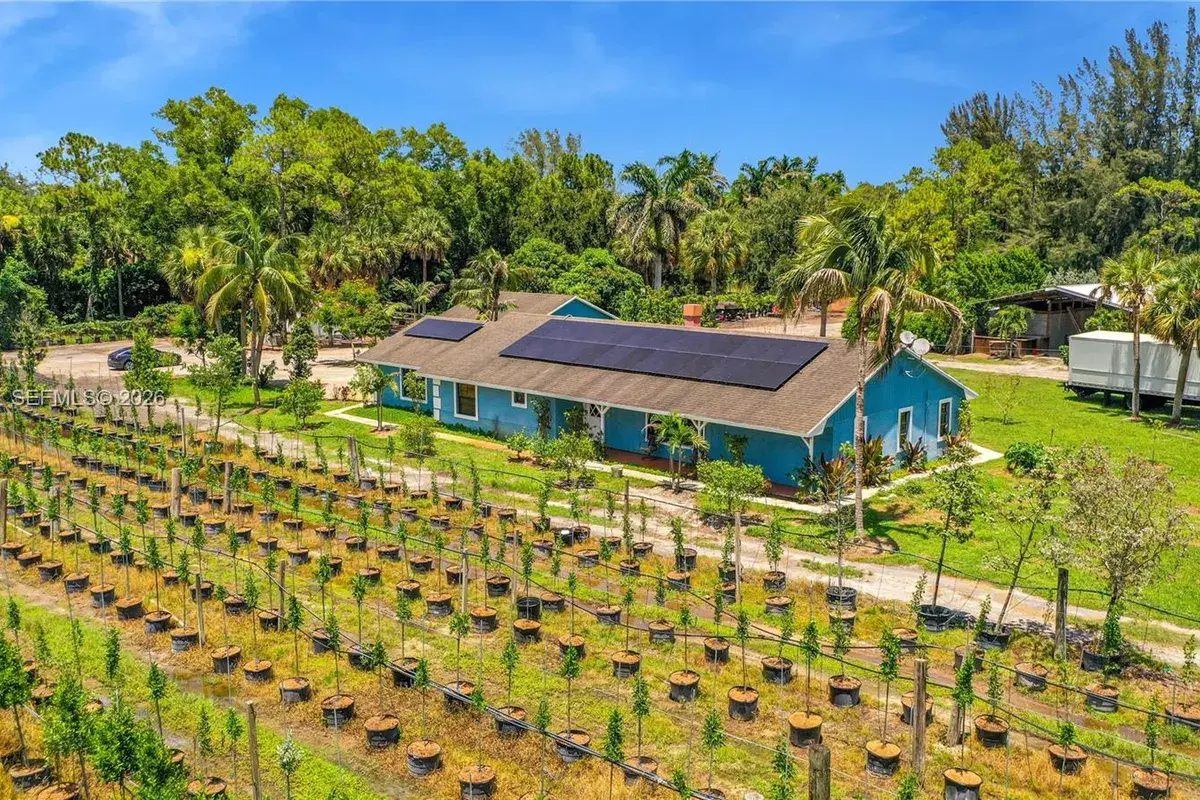 2587 E Rd, Loxahatchee FL 33470