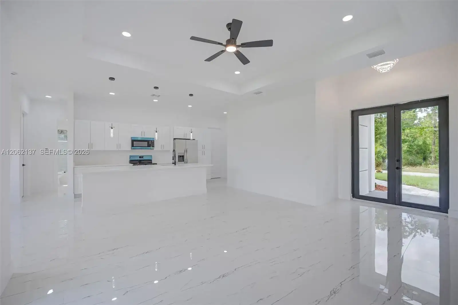 466 LACONIC AVE, Lehigh Acres FL 33974 photo 3