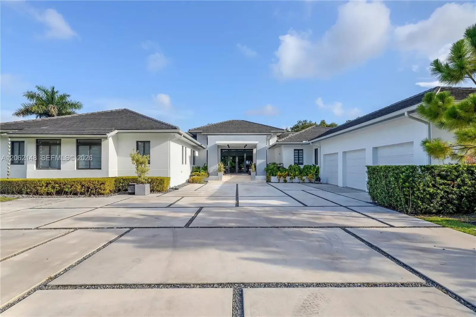 7830 SW 117th St, Pinecrest FL 33156 photo 2