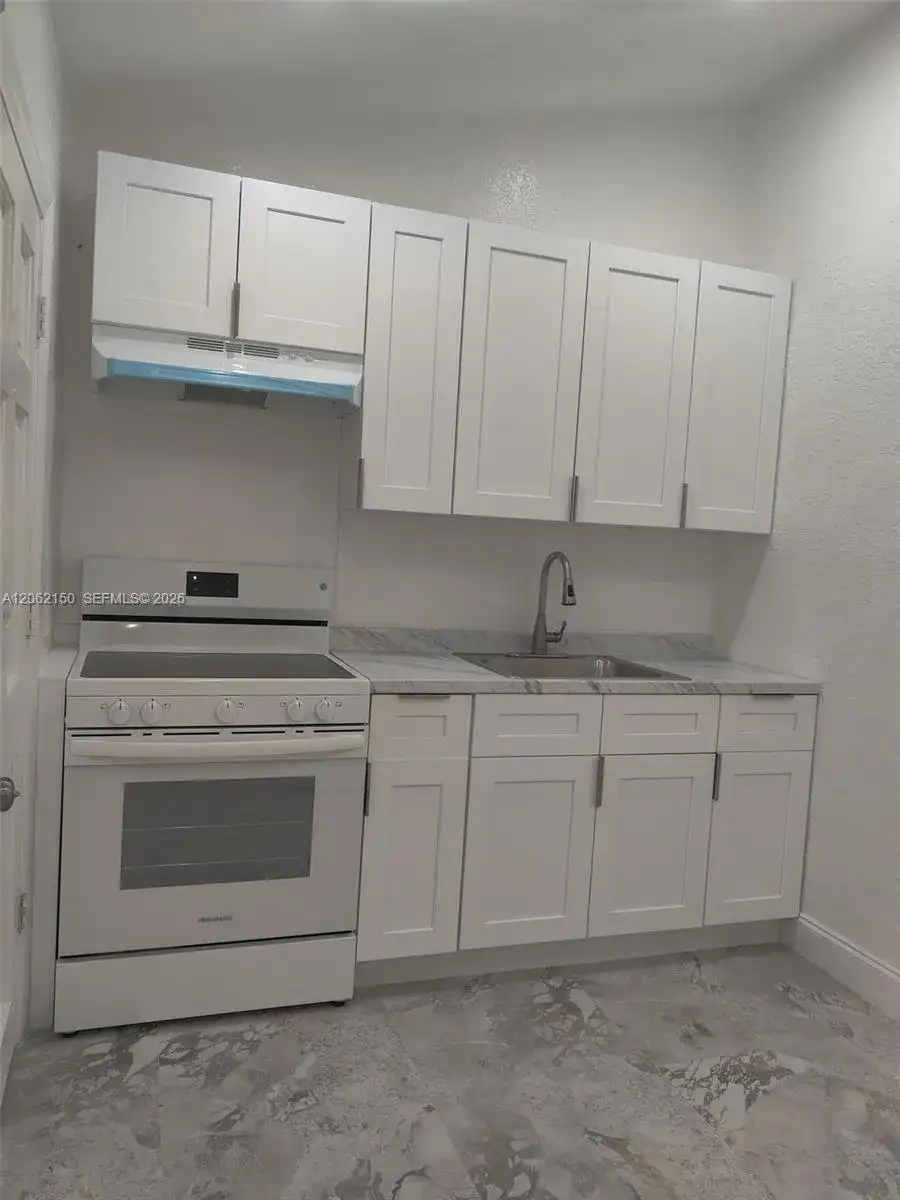 709 NE 7th St # 2, Delray Beach FL 33483 photo 4