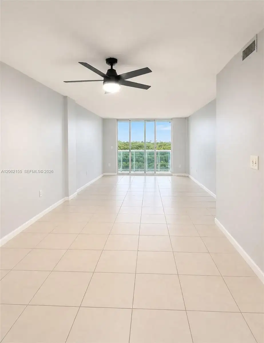2841 NE 163rd St # 606, North Miami Beach FL 33160 photo 2