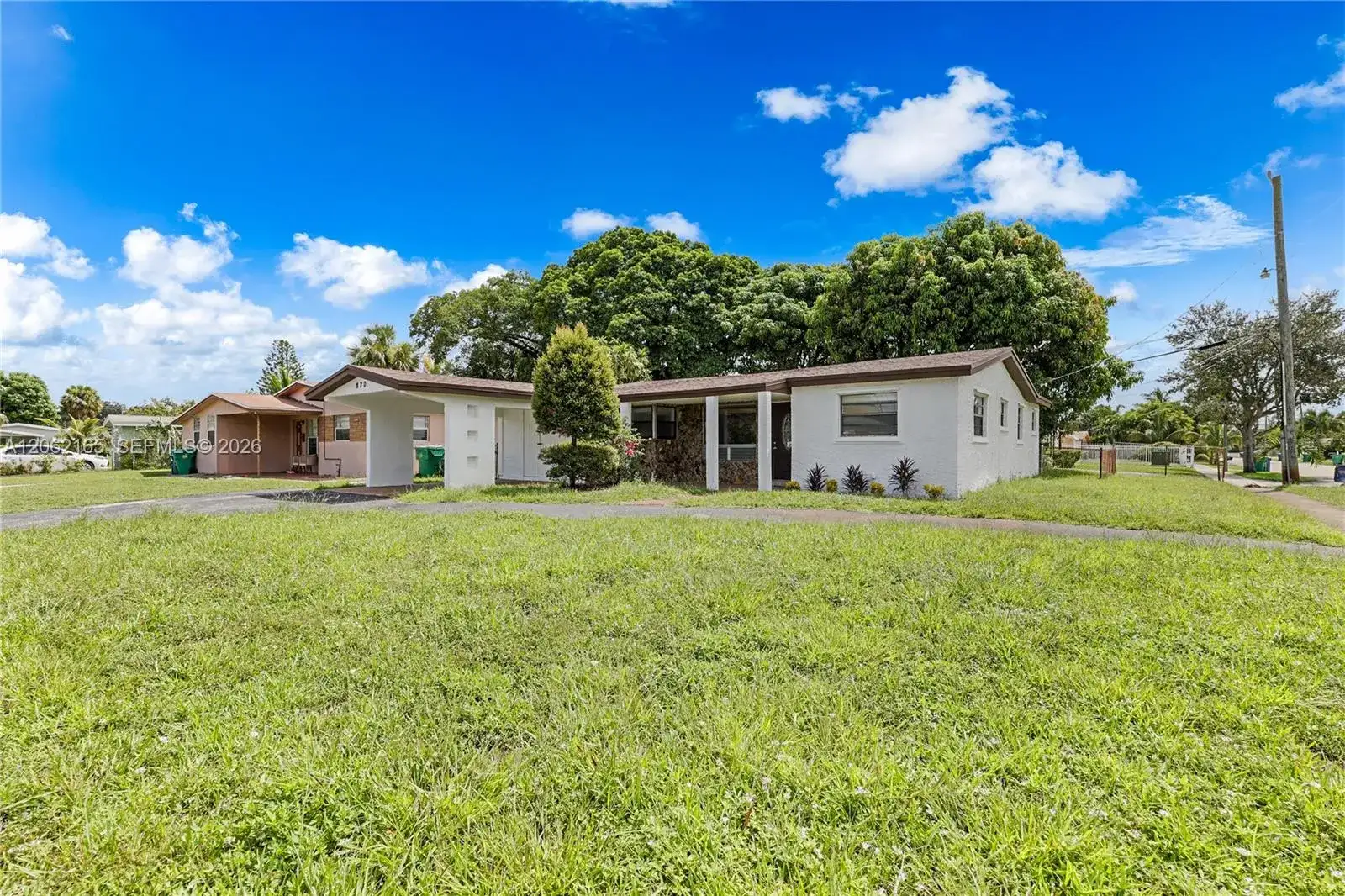 820 NW 38th Ave, Lauderhill FL 33311 photo 2