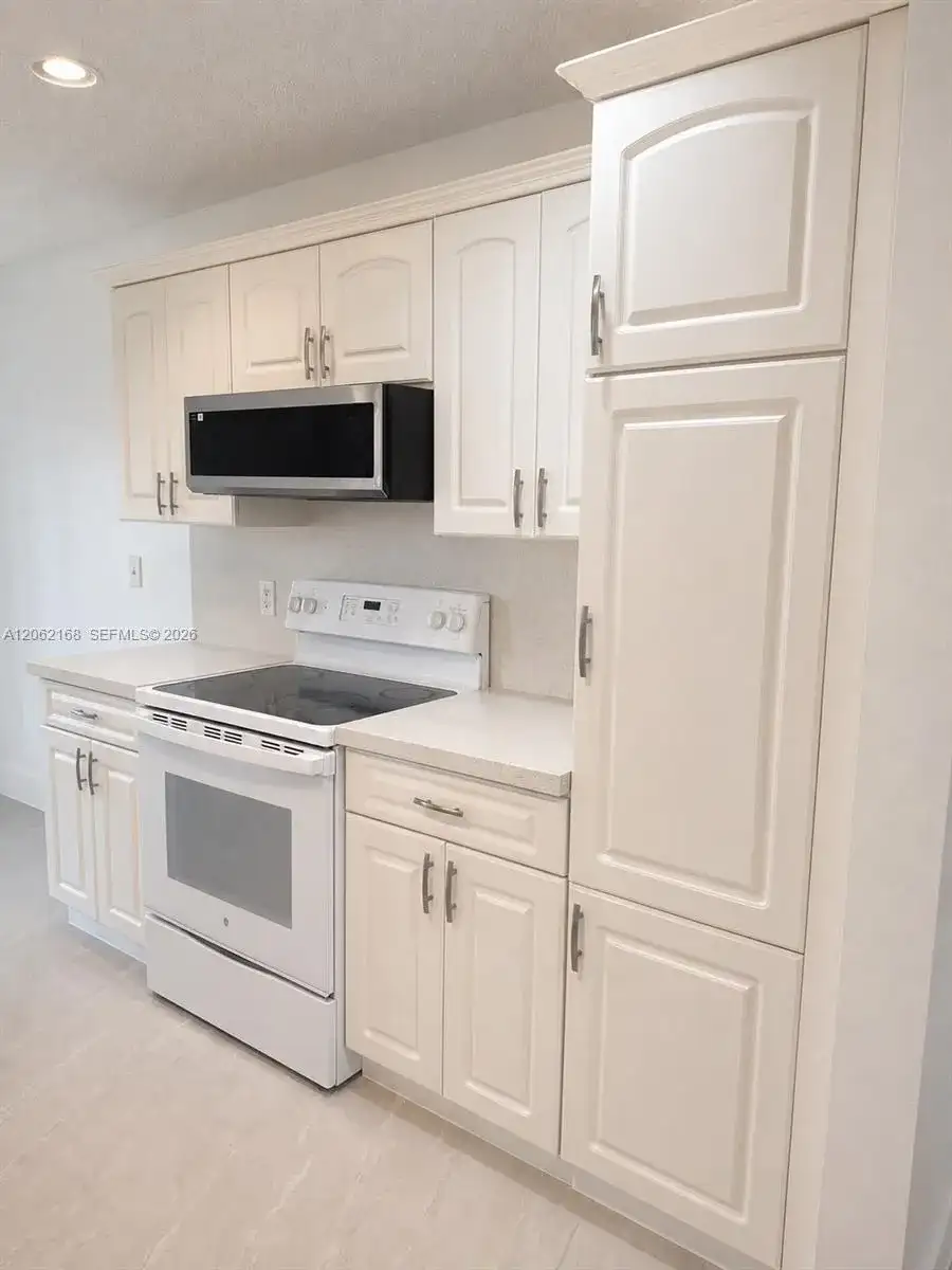16341 Malibu Dr # 19, Weston FL 33326 photo 3
