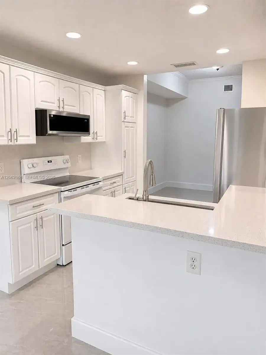 16341 Malibu Dr # 19, Weston FL 33326 photo 4