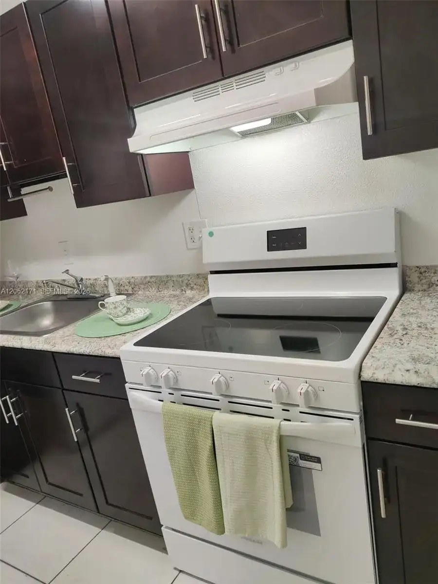 5970 NE 18th Ave # 709, Fort Lauderdale FL 33334 photo 4