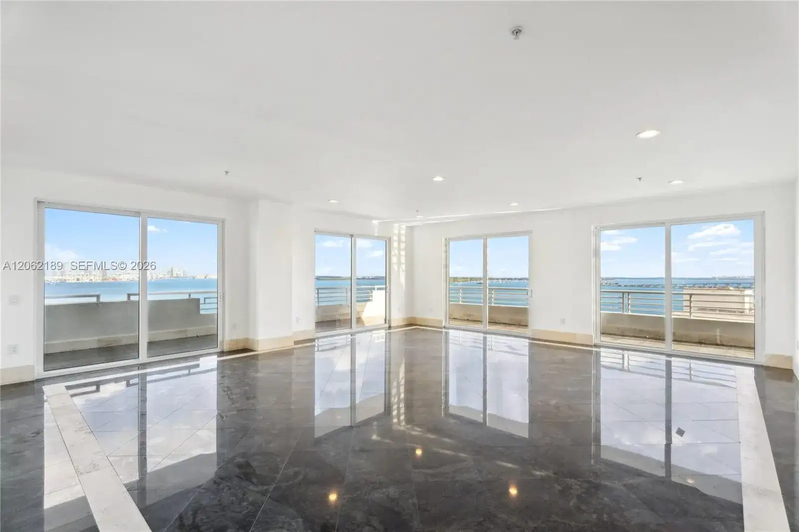 1402 Brickell Bay Dr # 1601, Miami FL 33131 photo 2