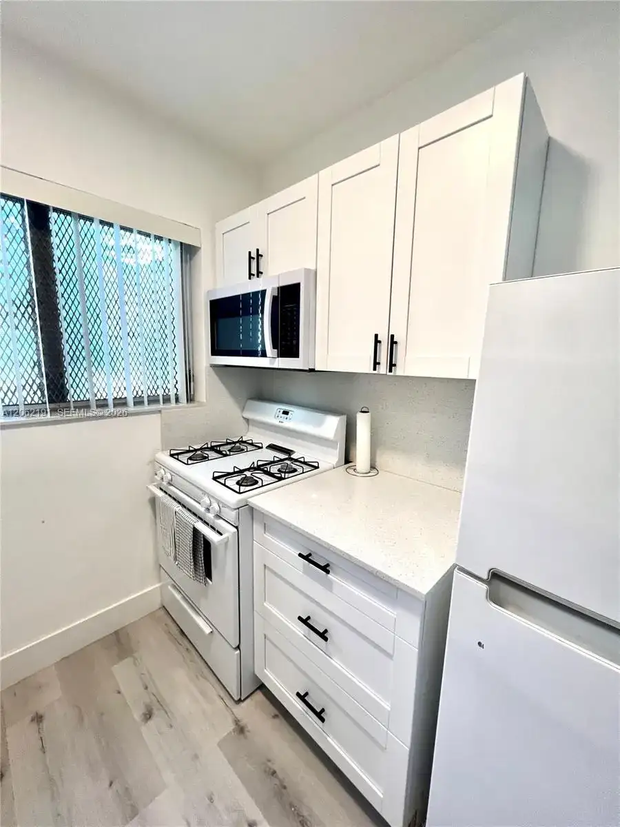 825 Euclid Ave # 8, Miami Beach FL 33139 photo 5