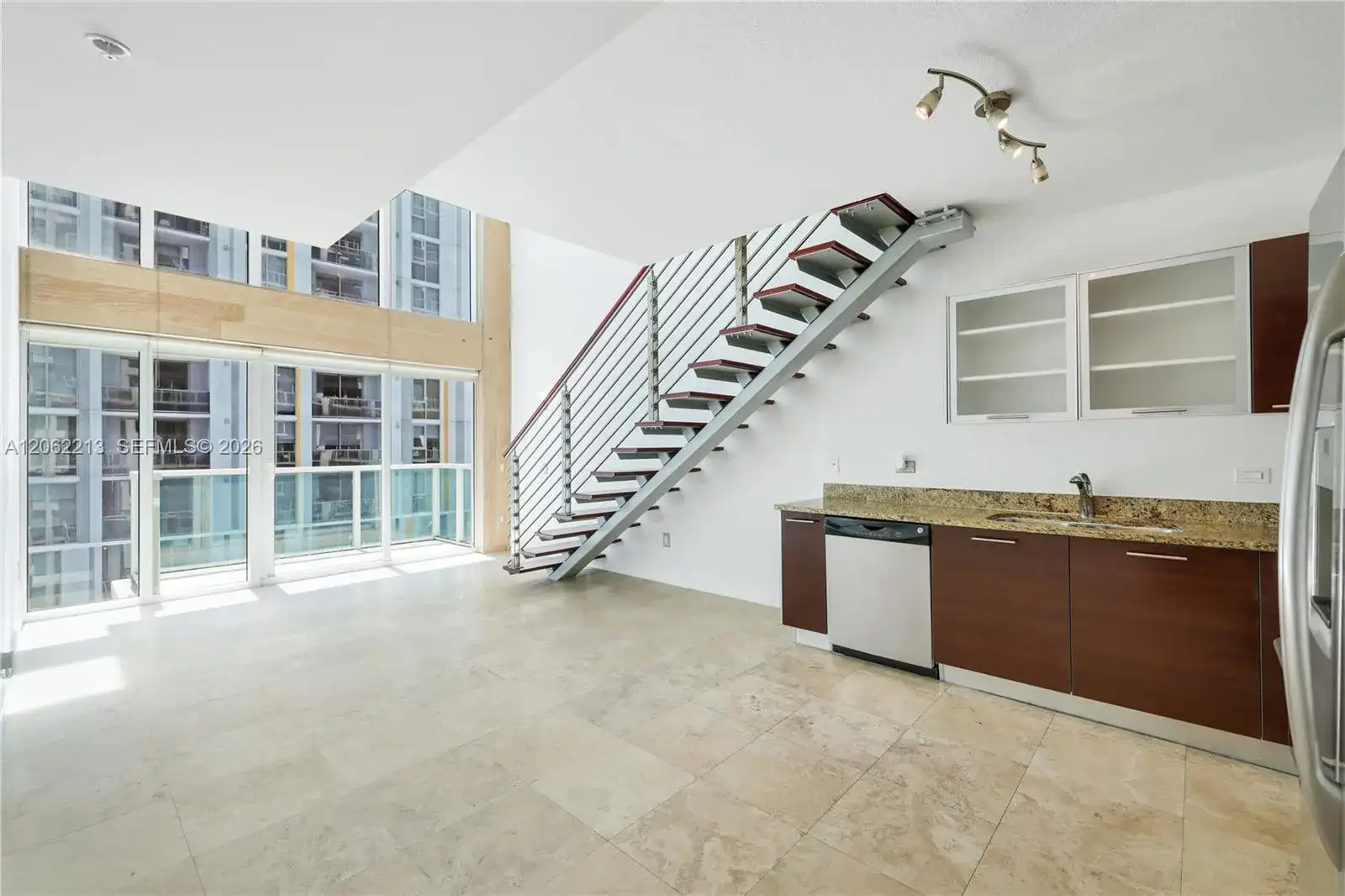 41 SE 5th St # 906, Miami FL 33131 photo 2