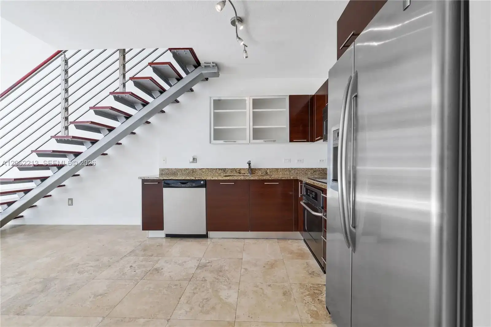 41 SE 5th St # 906, Miami FL 33131 photo 4