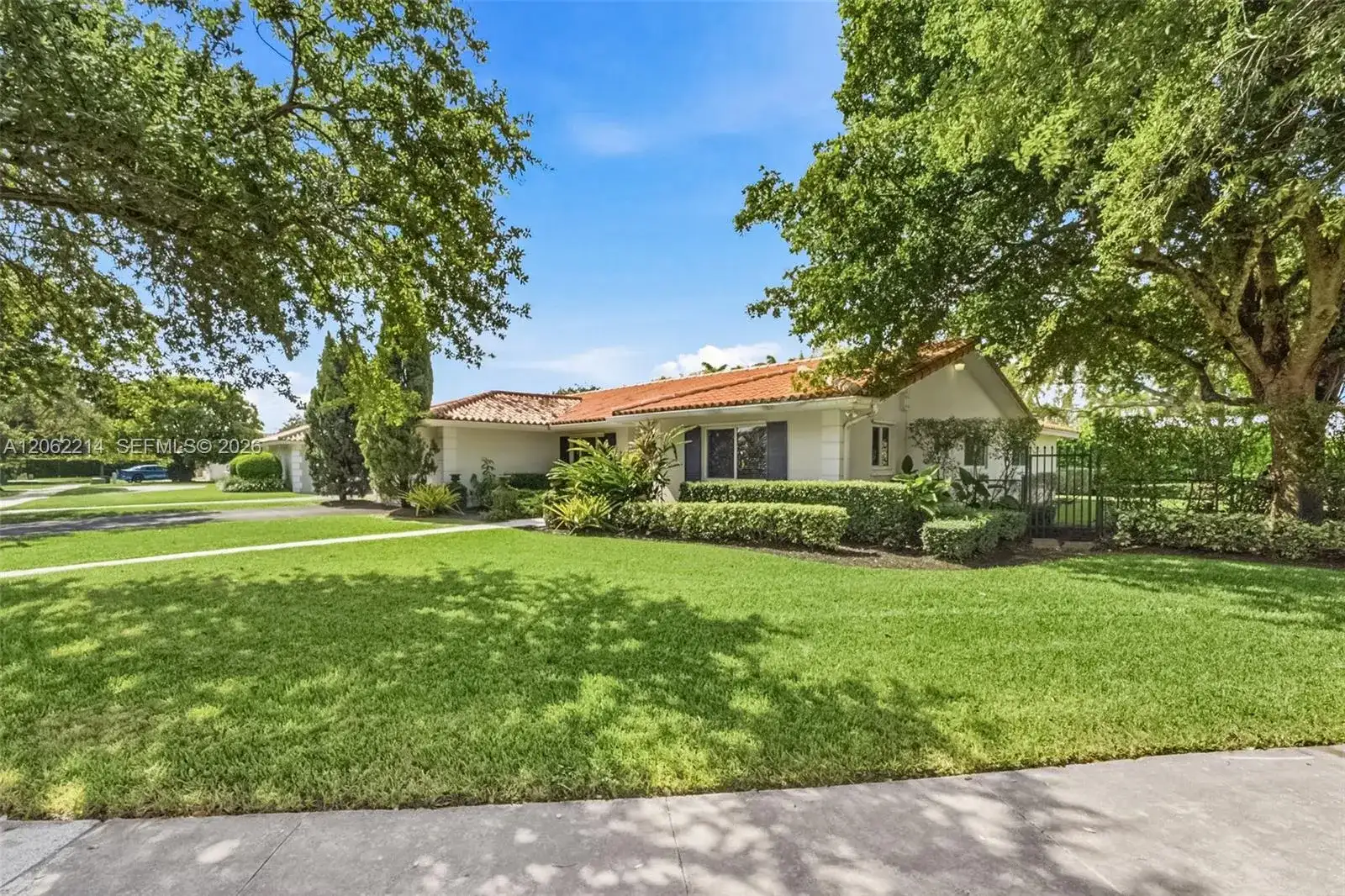8530 SW 81st Ln, Miami FL 33143 photo 2