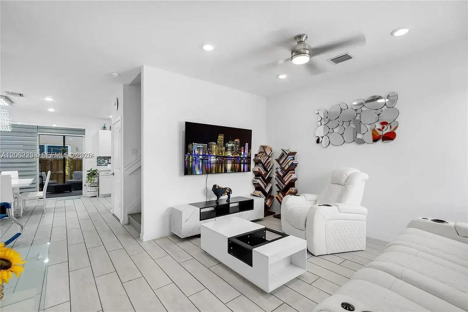 1042 SE 23rd Ter, Homestead FL 33035 photo 4