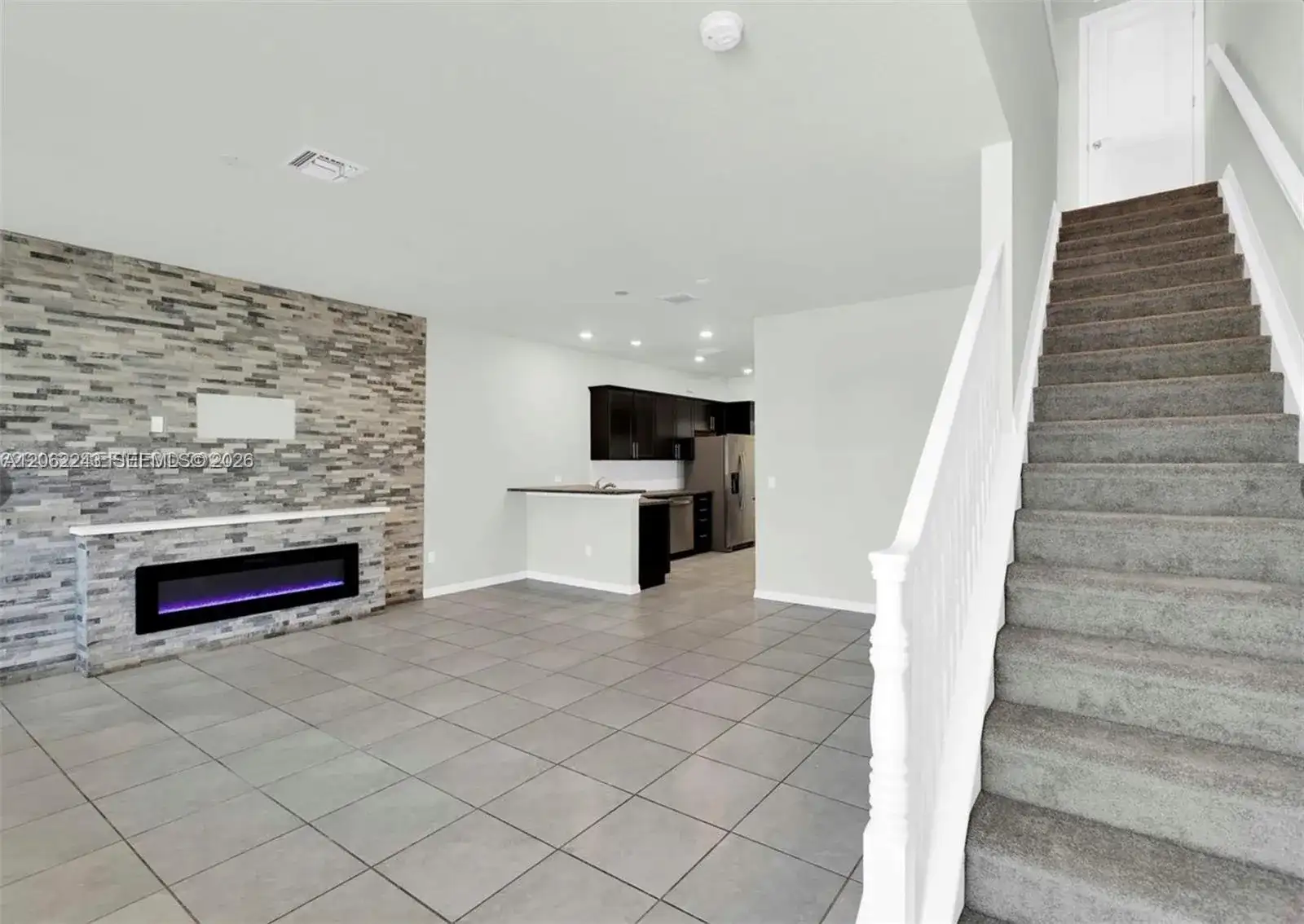 1240 Eucalyptus Dr # 2, Hollywood FL 33021 photo 5